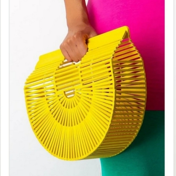 ‼️LAST ONE!!‼️💛 BOUTIQUE WICKER YELLOW HANDBAG 💛